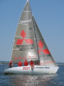 Продам парусную яхту 