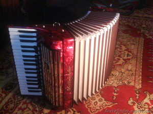 Продам професиональный аккордеон Weltmeister Consona #75183