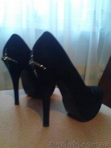 продам новые современные замшевые туфли #82987