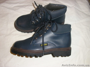 Ботинки новые  на мальчика #75936