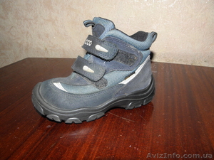  Продам детские ботинки 