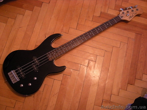 бас- гитара с комбоусилителем #100716
