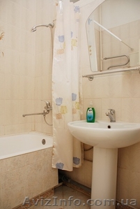 Сдам посуточно 2-к. квартиру Центр ул. Крещатик 25,  БЕЗ КОМИССИИ! #98204