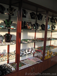 Торговое оборудование,  витрины,  стеклянные шкафы #103690