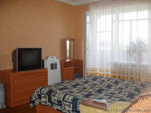 1-Квартира, посуточно, понедельно.Своя.(067)768-70-20.Кирилл. #172819