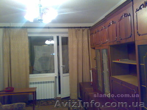 СДАЕМ ОДНАКОМНАТНУЮ КВАРТИРУ НА ТРОЕЩИНЕ С ХОРОШИМ МЕТРАЖОМ И РЕМОНТОМ*2500грн. #221499