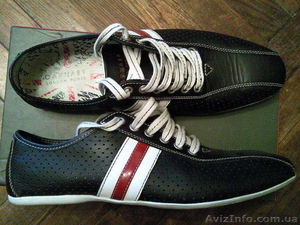 ПРОДАМ МУЖСКИЕ ФИРМЕННЫЕ КРОССОВКИ-ТУФЛИ CARNABY #245775