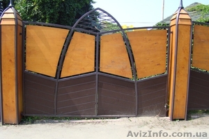 Продам качественный металлический забор с деревянными вставками #248632