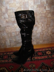 новые стильные лаковые сапоги #249256