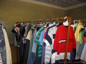 Фирменная одежда «Tommy Hilfiger» из США. Промышленные образцы. Сток #401843