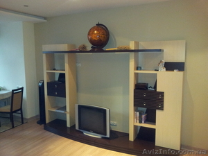 ТВ стенка б/у. В хорошем состоянии #437702