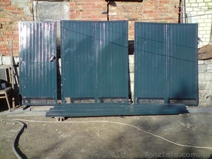 Продам ворота б/у в хорошем состоянии.в комплекте три швеллера и дверь #429940