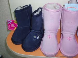 ПРОДАМ ДЕТСКУЮ ОБУВЬ УГГИ #473538