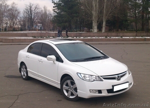Автомобиль для свадьбы Honda Civic белого цвета #504704