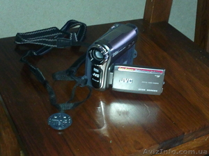 Продам видеокамеру дешево #531723