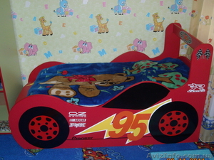 Кроватка в виде автомобиля #554591