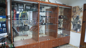 торговые витрины,  шкафы,  полки #571307