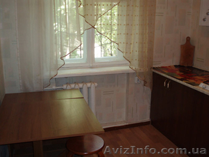 Сдам посуточно,  почасово 1-к. квартиру в центре Днепропетровска #570522