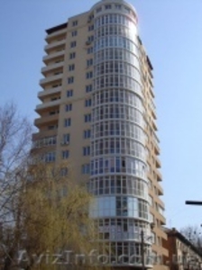 Продам 3-к.квартиру центр, ул.Короленко #604453