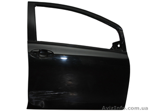 Дверь Toyota Yaris 2008 (перед. прав.) б/у #575589