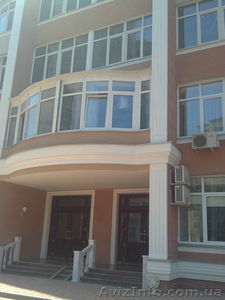 Продам 3-х комнатную квартиру,  Кирпичный пер./Французский бул.  #655425