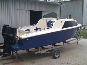 катер с двигателем 