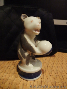 фарфоровый мишка с мячиком #686598