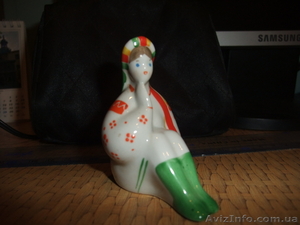 девушка в сапожках фарфор #686605