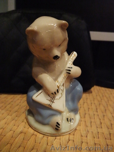 фарфоровый мишка с балалайкой #686611