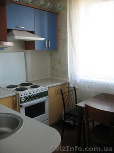 Сдам совю 3 к.кв. посуточно почасово на Алексеевке #689829