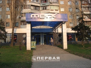 Аренда торговых помещений. Одесса. Отличное торговое помещение ул.Балковская, фасад, 1700 кв.м.11 у.е. / кв.м #711106