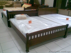 Деревянная кровать 