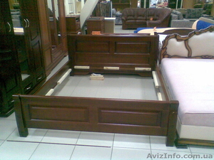 Деревянная кровать 