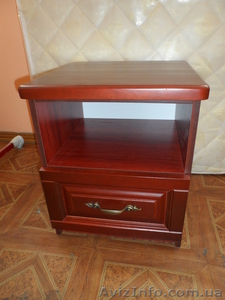 Деревянная тумбочка с нишей и одной шухлядой #725255