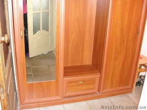 Продам новую стенку в прихожую #737980