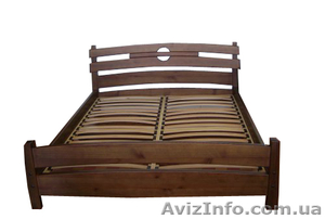 Деревянная кровать 