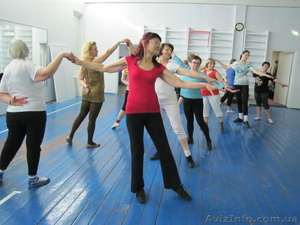 Спорт для пожилых: оздоровительные танцы и физкультура #530179