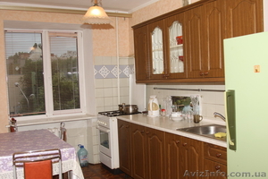 Сдам 3-х комнатную посуточно Соломенка #758169