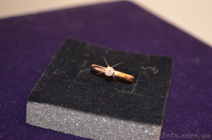 Кольцо с бриллиантом 