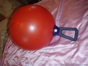 Мяч с «ручкой» для занятия спортом (фитнесом и т.д.) красного цвета  #776722