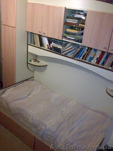 продам 2 подростковых спальных гарнитура фабрики 