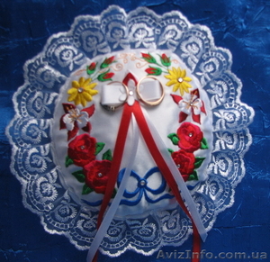 Одежда на бутылку,  рушники, подушка для колец, машинная вышивка по вашему заказу #784392