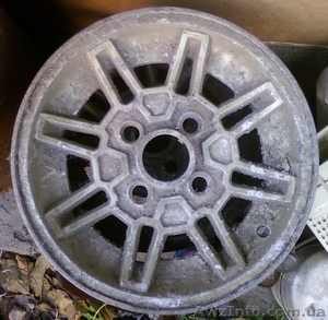 диски колесные R13 Ford (4х98,  5Vz Jx13x28.5) - 2 шт.-25у.е.  е-маил  romi2001@u #796044