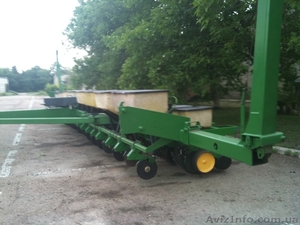 Сеялка John Deere 7000 (16-рядная) #798833