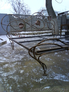 Кровать с элементами художественной ковки #808933