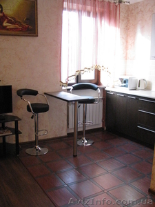 Сдам посуточно 1-ком.квартиру в центре города #807007