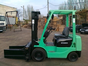 японский автопогрузчик Митсубиси с КИП-захватом  #801821