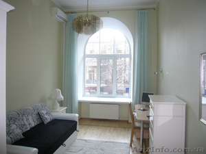 Продам 3к квартиру в историческом центре города (Львовская площадь)  #838765