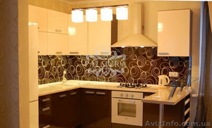 Сдам 3-х этажный дом-коттедж на длительно #848942