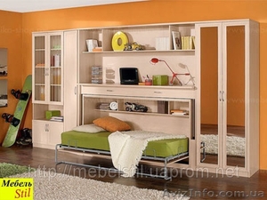 Стенка в спальню или гостинную с стол-кроватью,  фасады с зеркалами #837099